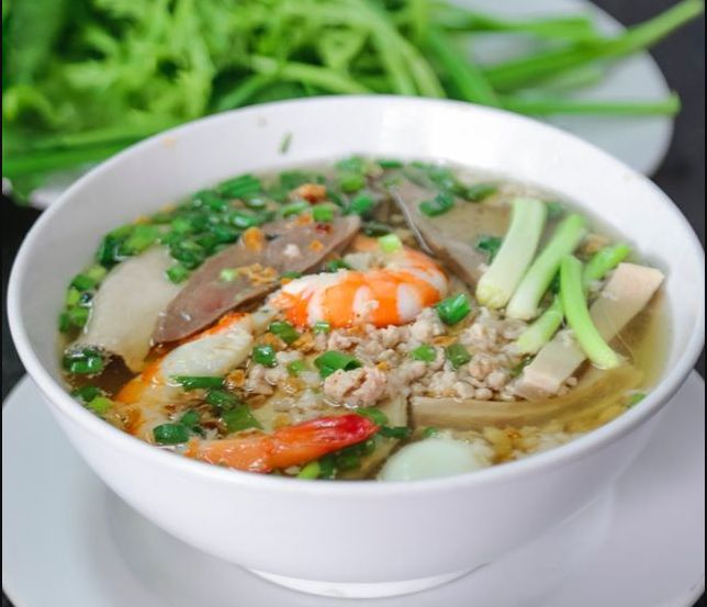 Hủ tíu - the local Saigon soup from Chinese origin